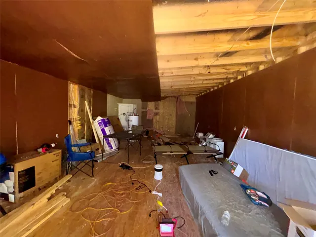 $325,000 | 300 Oakwood Tx 75855, Oakwood, TX 75855