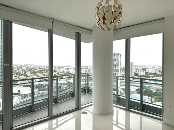 $4,300 | 92 Southwest 3rd Street, Unit 2905, Miami, FL 33130