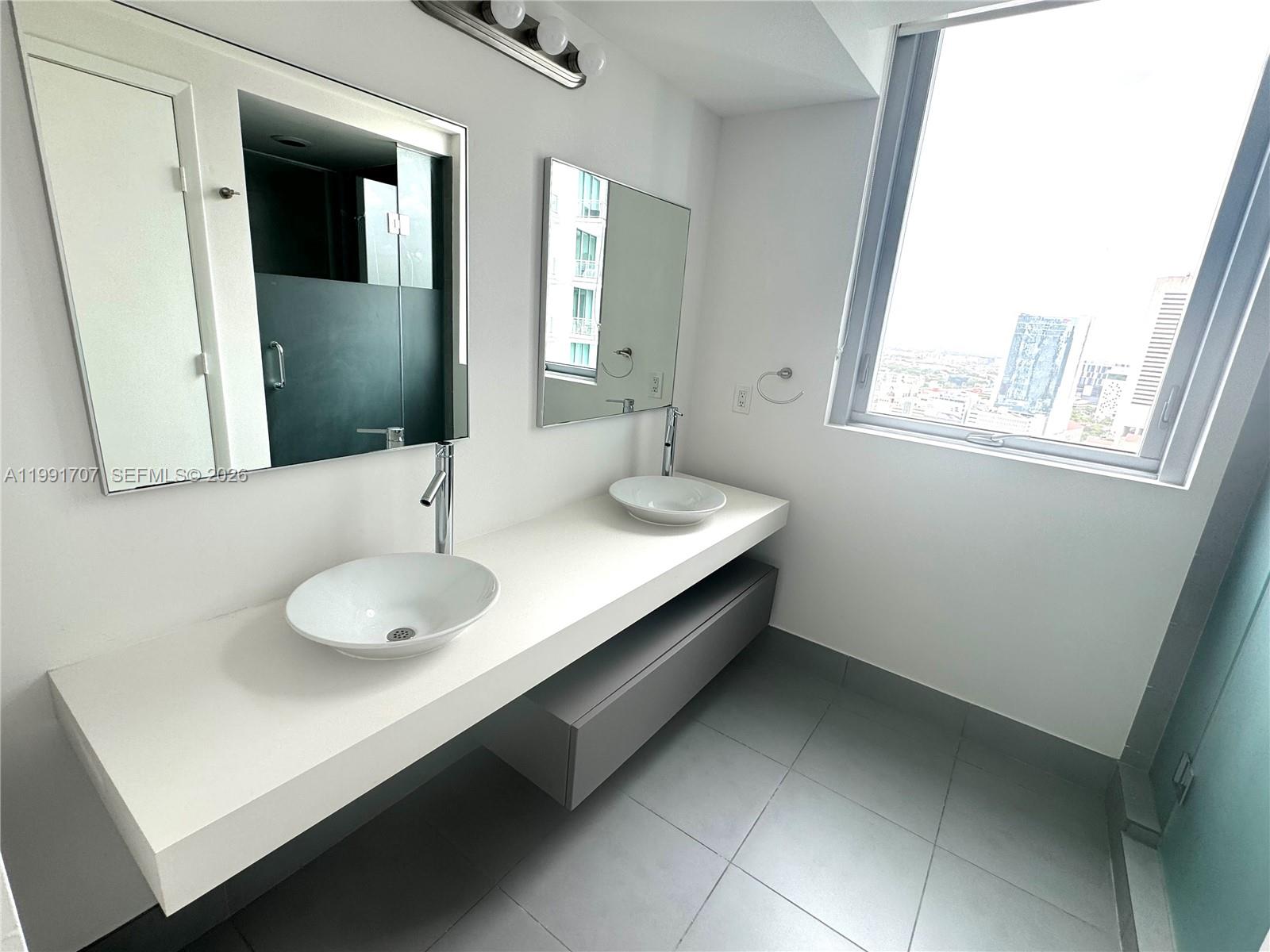 92 Southwest 3rd Street, Unit 2905 Miami, FL 33130 - Photo 13 of 24