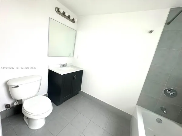 $4,300 | 92 Southwest 3rd Street, Unit 2905, Miami, FL 33130