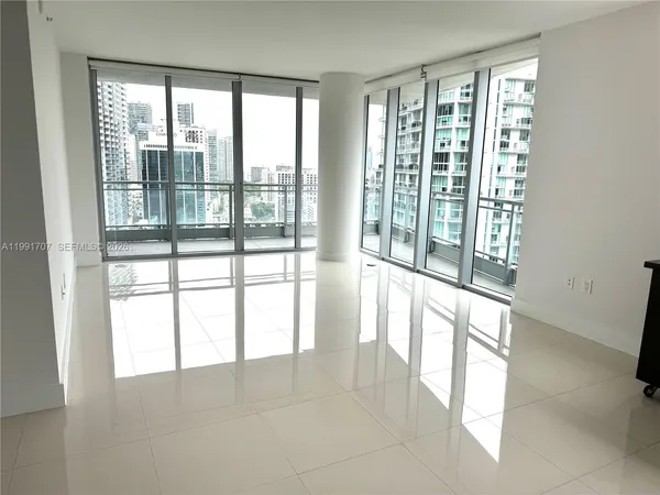 $4,300 | 92 Southwest 3rd Street, Unit 2905, Miami, FL 33130