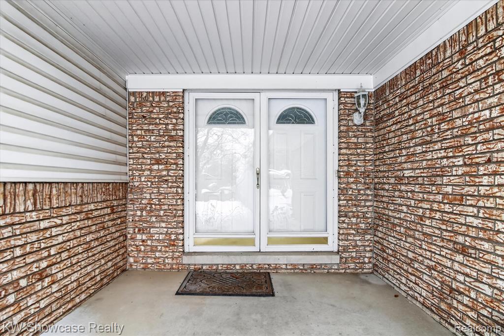 5681 Wedgewood Road Canton, MI 48187 - Photo 3 of 26 Gallery Image 3