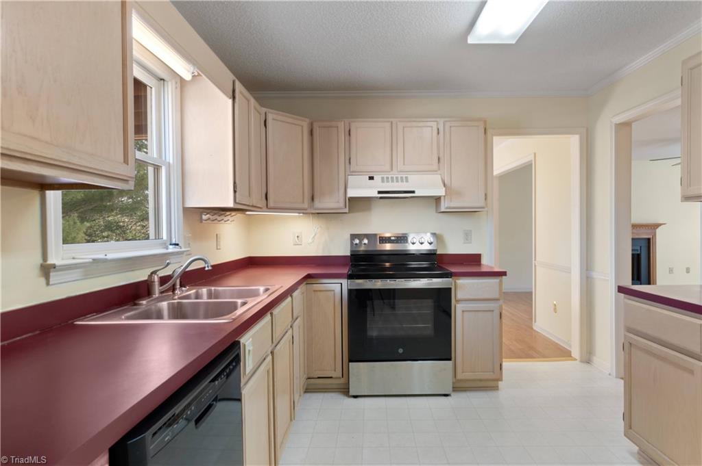 1669 Quillmark Road Winston-Salem, NC 27127 - Photo 8 of 20 Gallery Image 8