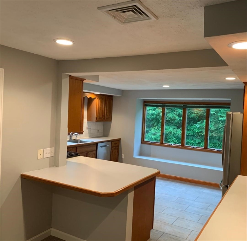 5 Countryside Way Andover, MA 01810 - Photo 8 of 41 a room with window