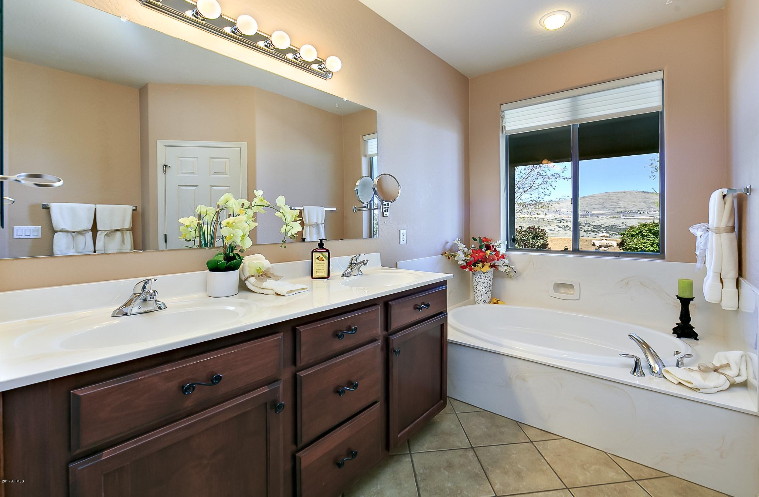 6952 Lynx Wagon Road Prescott Valley, AZ 86314 - Photo 12 of 36 Master Bathroom