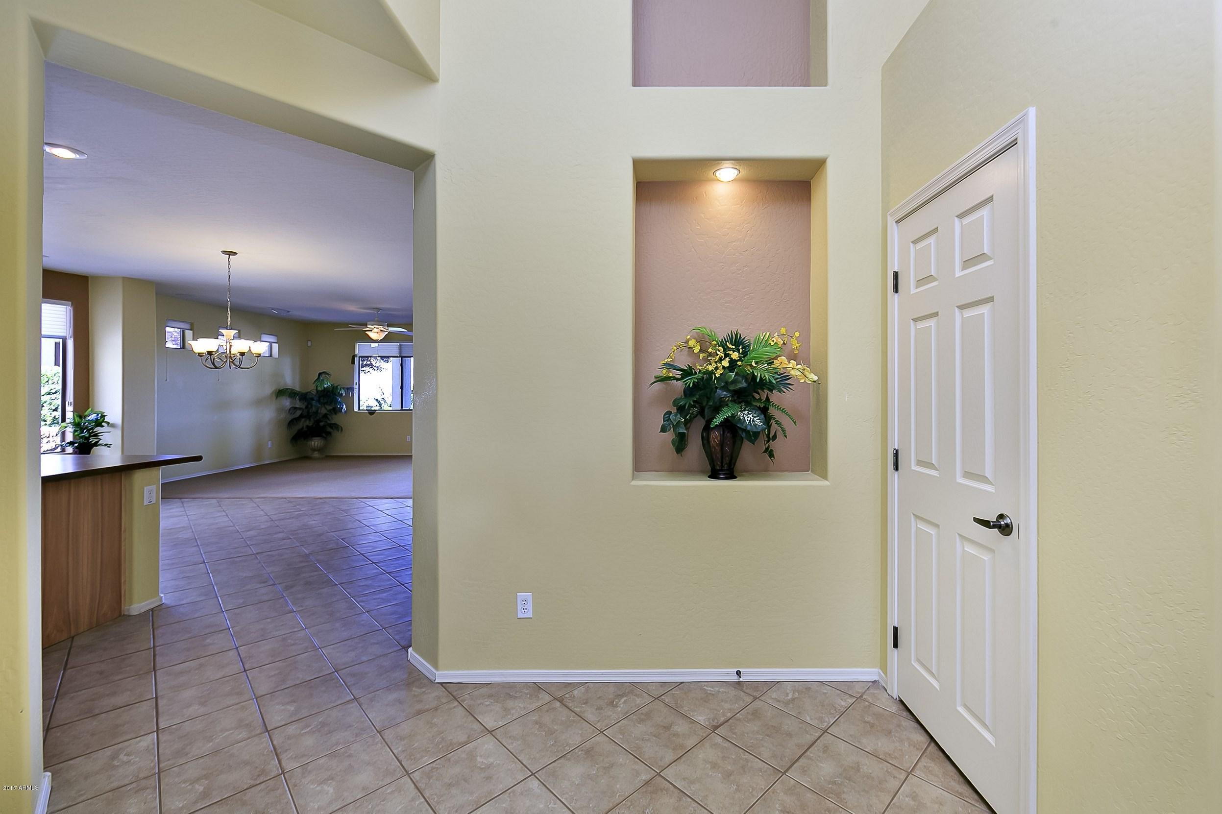 6952 Lynx Wagon Road Prescott Valley, AZ 86314 - Photo 4 of 36 Foyer