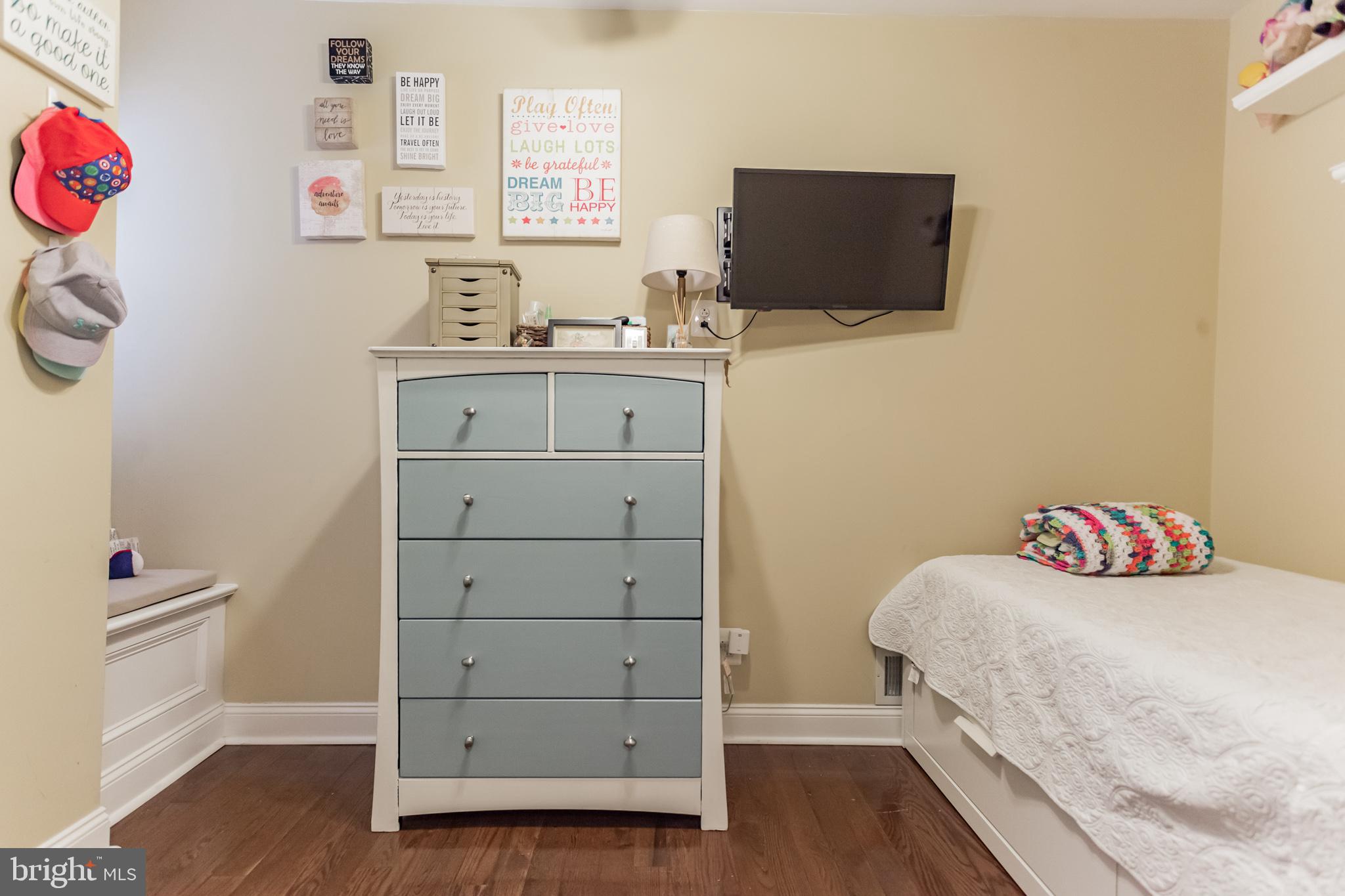 119 West Ritner Street Philadelphia, PA 19148 - Photo 17 of 23 Middle Bedroom