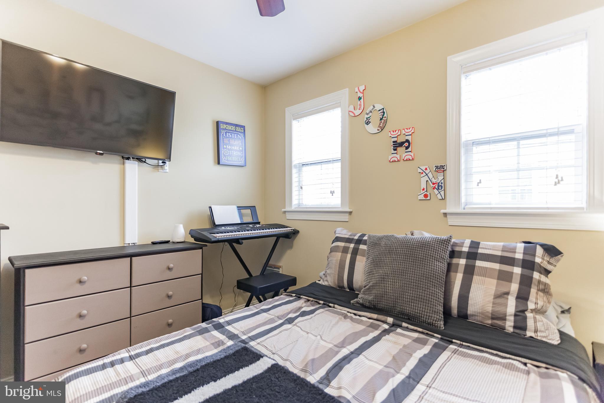 119 West Ritner Street Philadelphia, PA 19148 - Photo 20 of 23 Back Bedroom