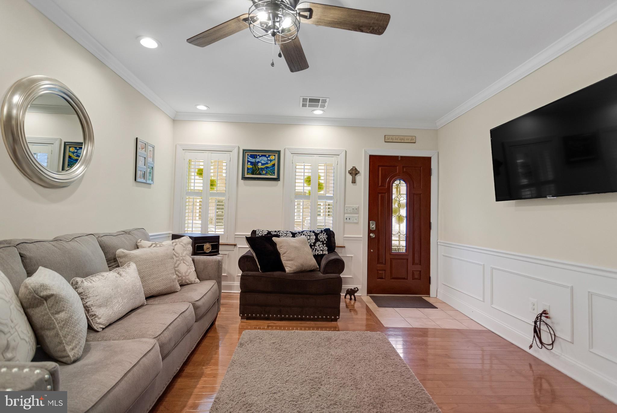 119 West Ritner Street Philadelphia, PA 19148 - Photo 4 of 23 Living Room