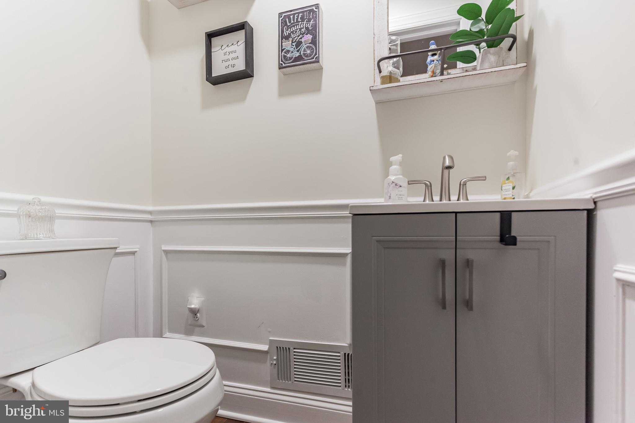 119 West Ritner Street Philadelphia, PA 19148 - Photo 7 of 23 Powder Bath