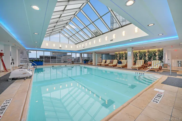 $929,000 | 1 Renaissance Square, Unit 15E, White Plains, NY 10601