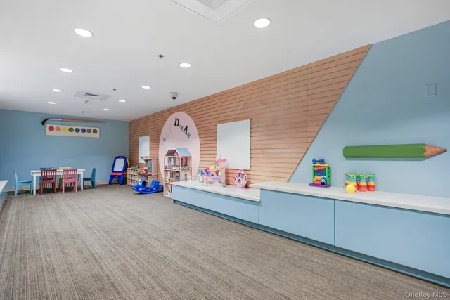 $929,000 | 1 Renaissance Square, Unit 15E, White Plains, NY 10601