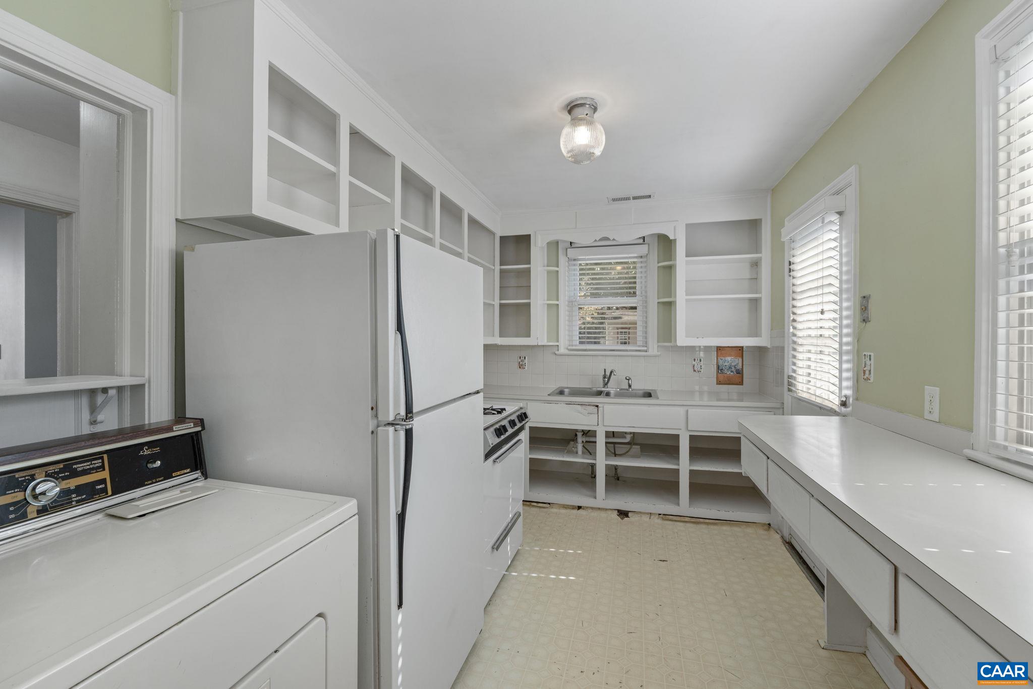 400 Wayneridge Road Waynesboro, VA 22980 - Photo 17 of 38 Gallery Image 17