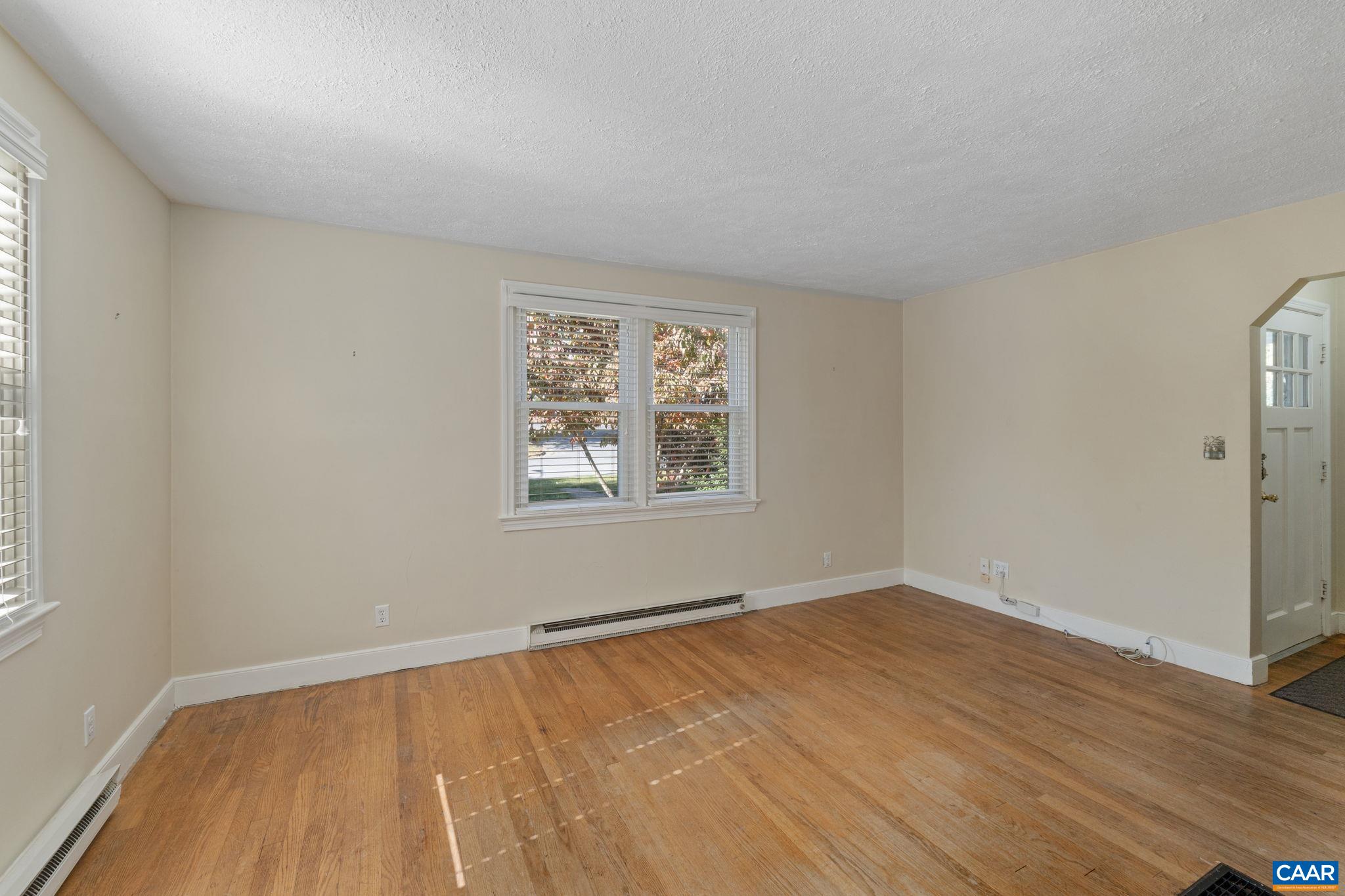 400 Wayneridge Road Waynesboro, VA 22980 - Photo 8 of 38 Gallery Image 8