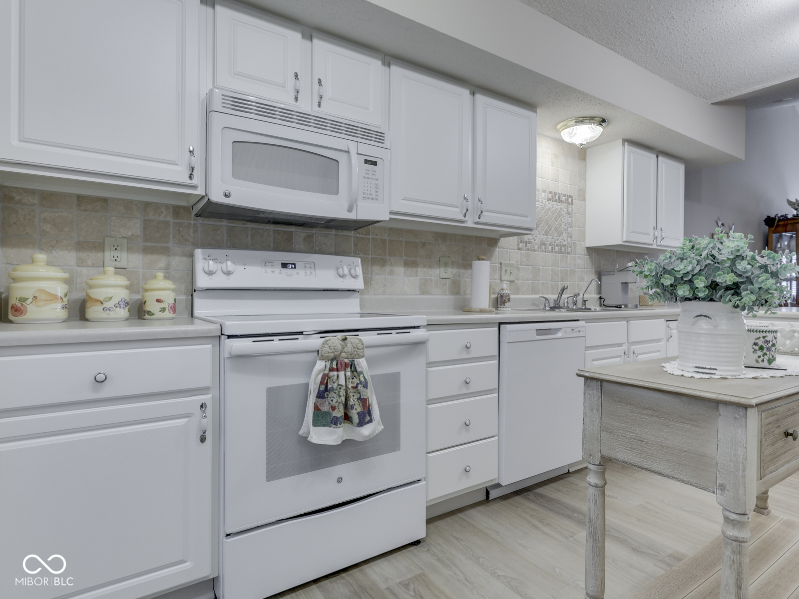 6147 Old Course Place Indianapolis, IN 46237 - Photo 4 of 25