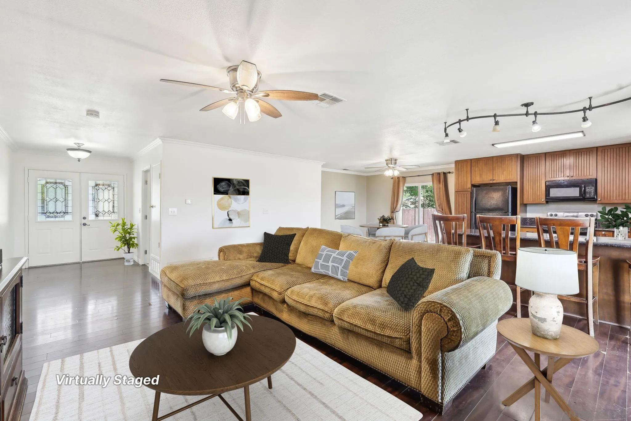 151 Demona Place Spring Valley, CA 91977 - Photo 4 of 34 Gallery Image 4