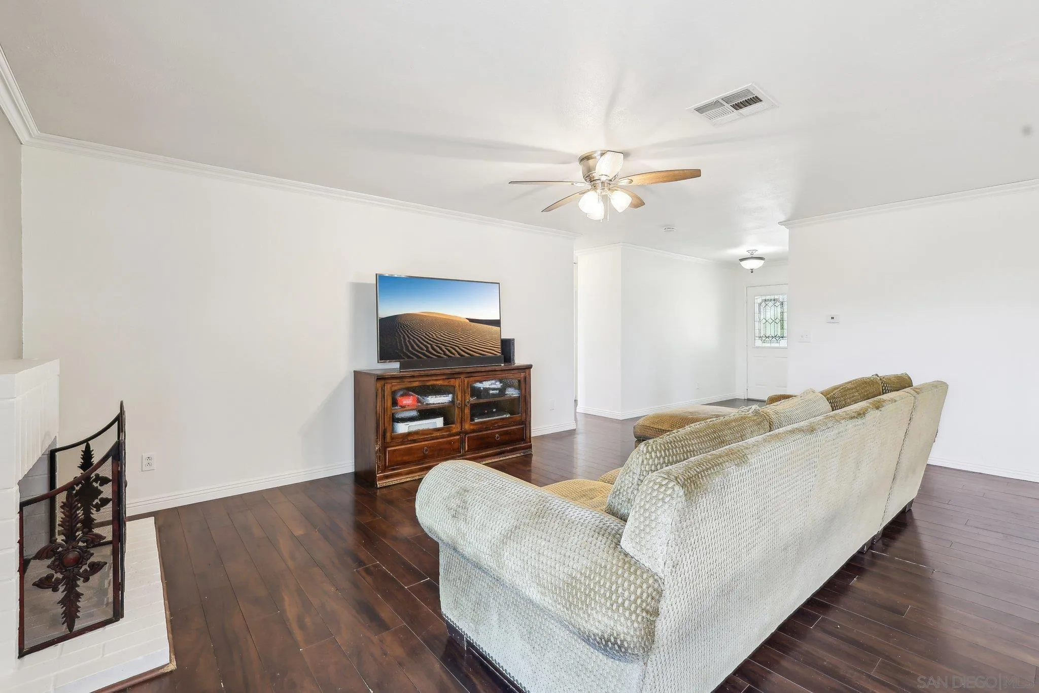 151 Demona Place Spring Valley, CA 91977 - Photo 6 of 34 Gallery Image 6