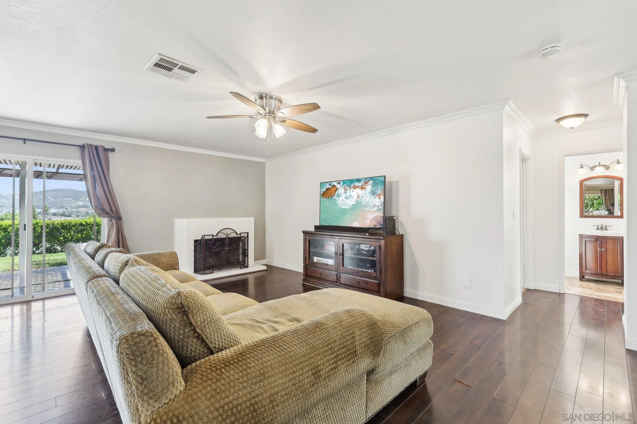 151 Demona Place Spring Valley, CA 91977 - Photo 7 of 34 Gallery Image 7