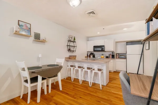 $3,750 | 188 North Street, Unit 22, Boston, MA 02113