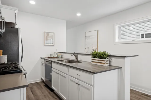 $162,000 | 2028 North James Avenue, Unit 2, Minneapolis, MN 55411