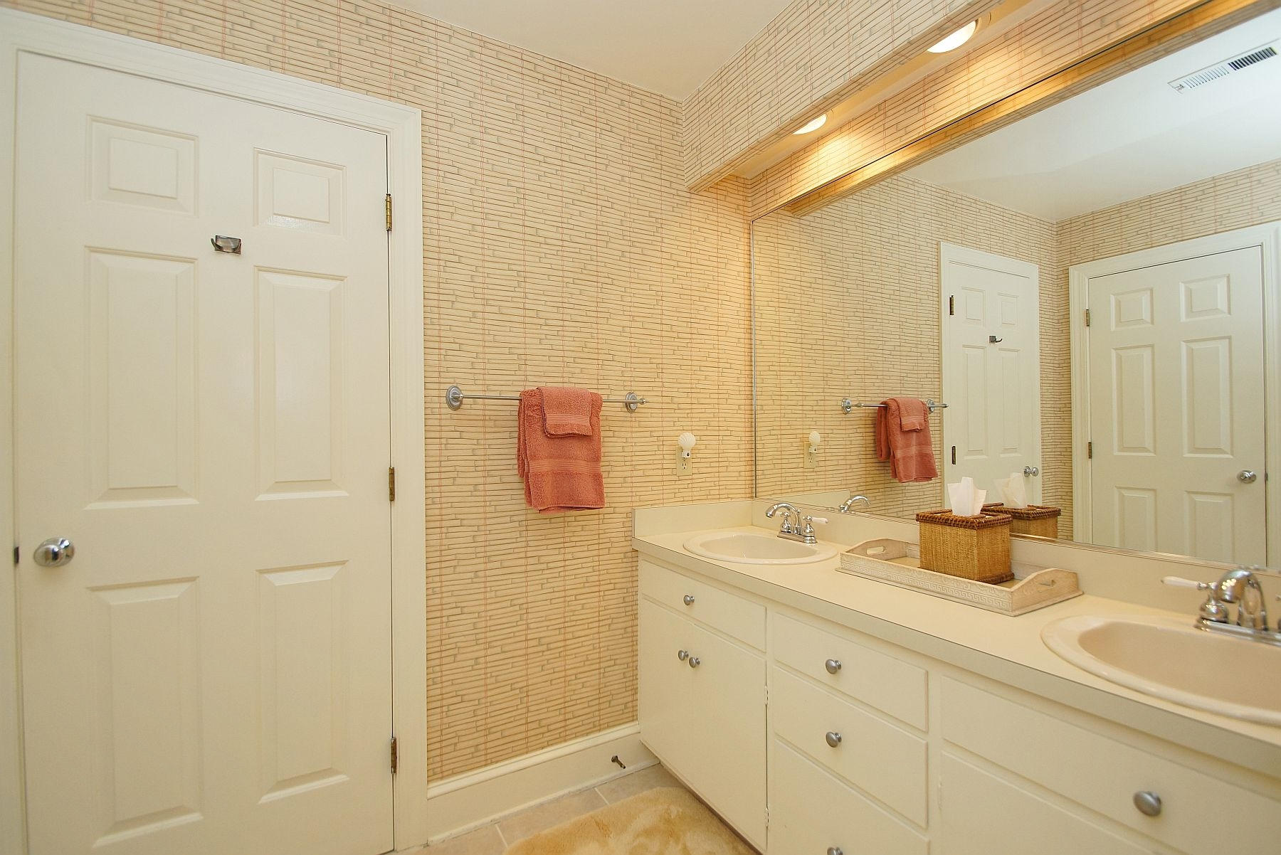 5009 Fox Ridge Road Southwest Roanoke, VA 24018 - Photo 61 of 94 guest bath