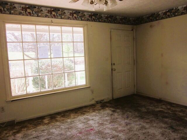 2264 Orphanage Road Danville, VA 24540 - Photo 5 of 16 Living Room