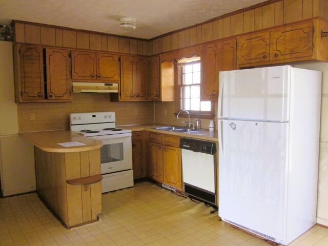2264 Orphanage Road Danville, VA 24540 - Photo 7 of 16 Kitchen