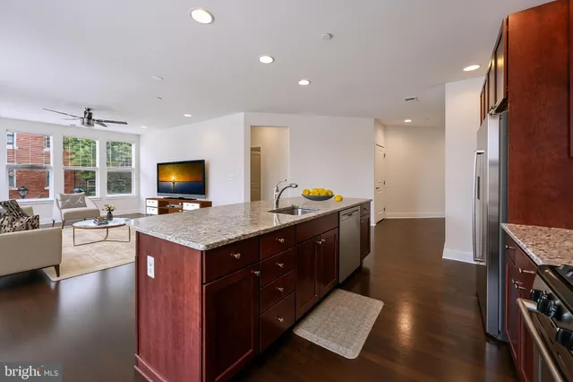 $689,000 | 600 South 24th Street, Unit 203, Philadelphia, PA 19146