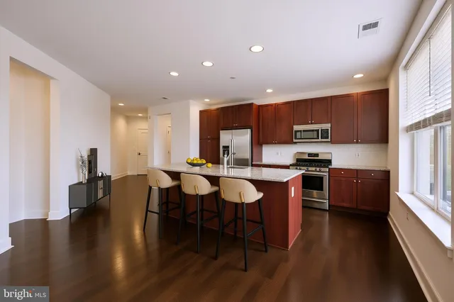 $689,000 | 600 South 24th Street, Unit 203, Philadelphia, PA 19146