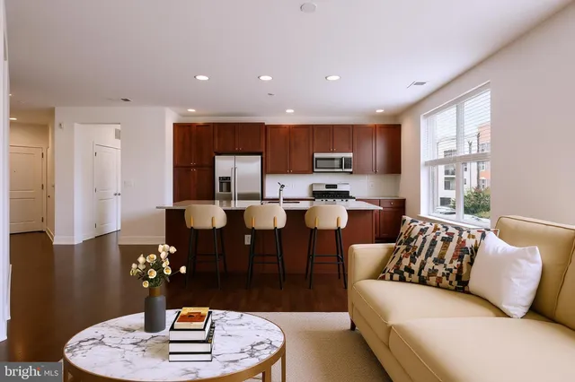 $689,000 | 600 South 24th Street, Unit 203, Philadelphia, PA 19146