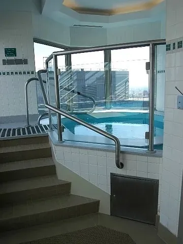 a view of entryway and kitchen