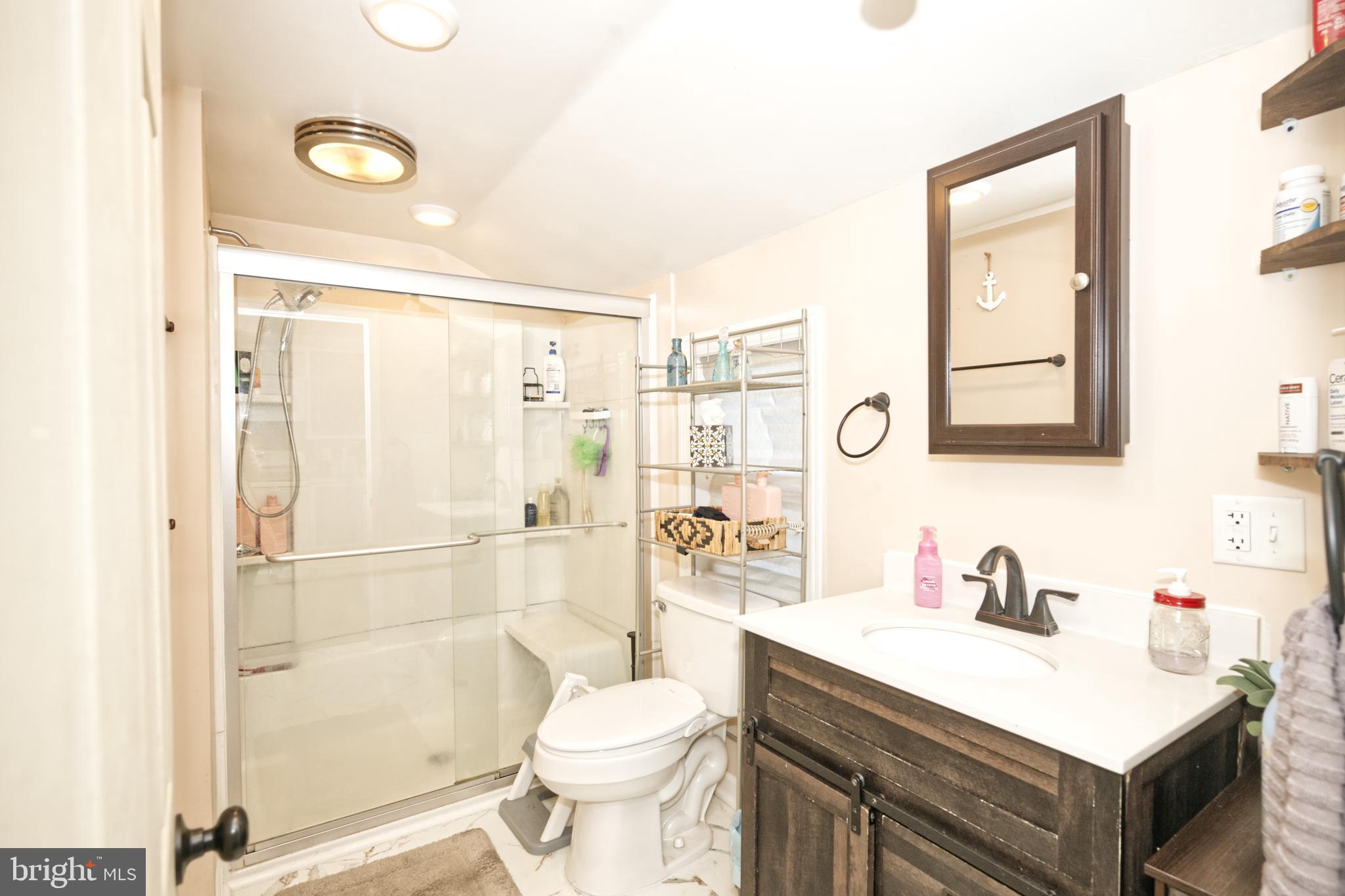 523 North Phillips Street Seaford, DE 19973 - Photo 11 of 25 Main Level Bathroom