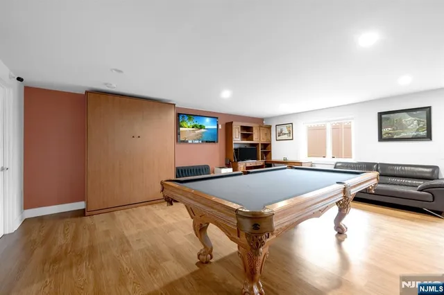 $1,279,910 | 807 Edgewood Lane, Unit B, Fort Lee, NJ 07024