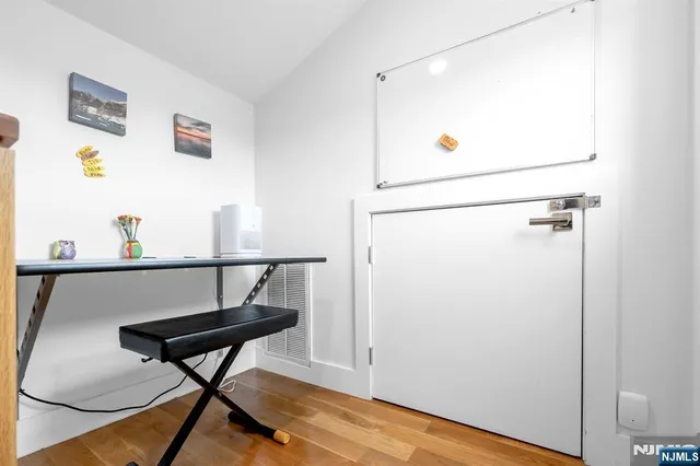 $1,279,910 | 807 Edgewood Lane, Unit B, Fort Lee, NJ 07024