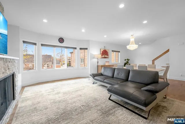 $1,279,910 | 807 Edgewood Lane, Unit B, Fort Lee, NJ 07024