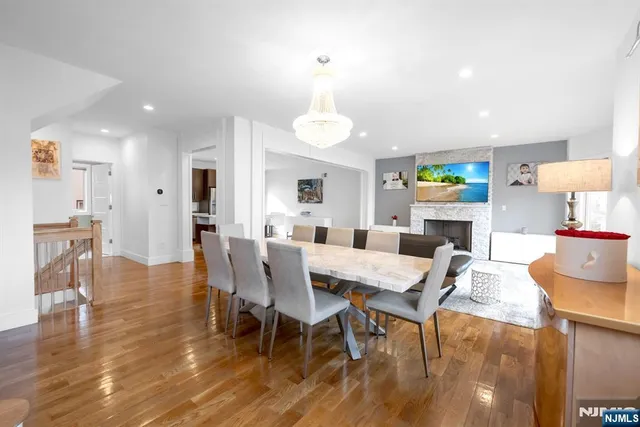 $1,279,910 | 807 Edgewood Lane, Unit B, Fort Lee, NJ 07024