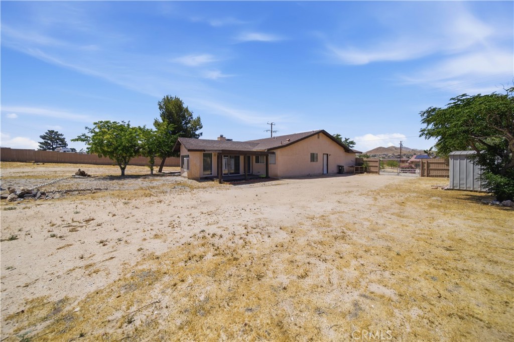 18405 Owatonna Road Apple Valley, CA 92307 - Photo 39 of 41