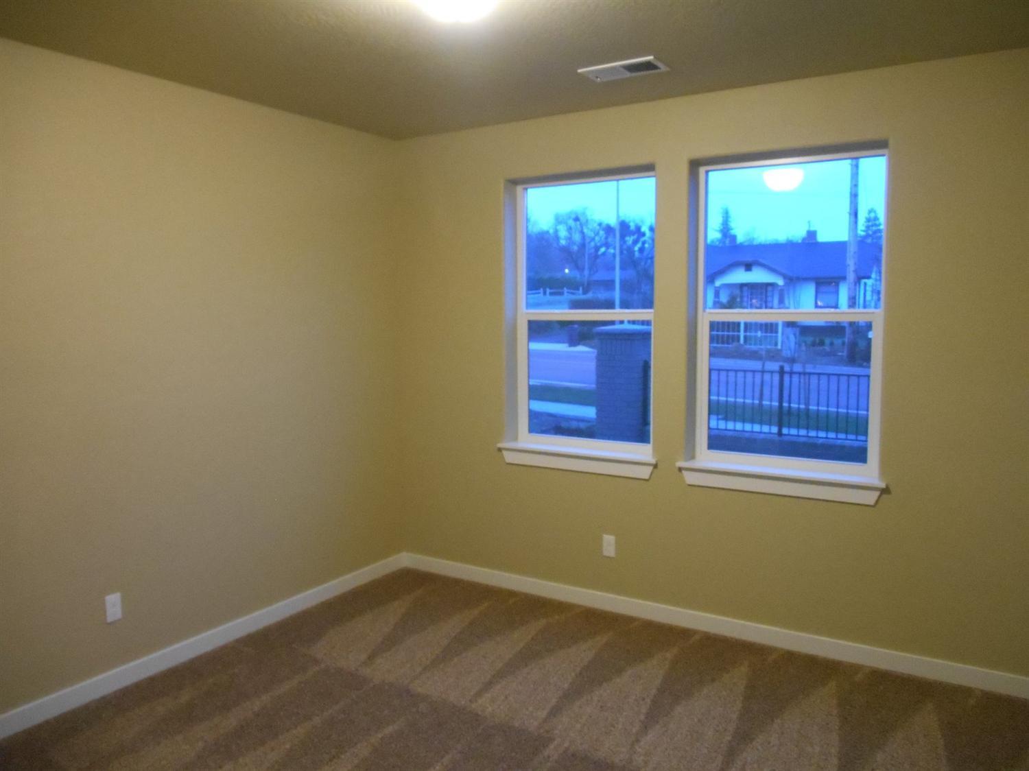 1483 Spring Street Medford, OR 97504 - Photo 16 of 19 Additional Photo