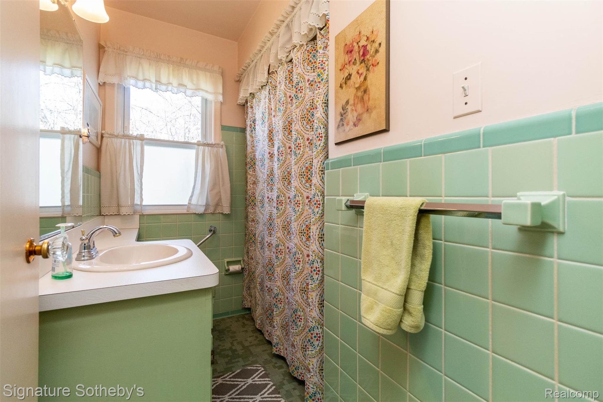 4168 Wakefield Road Berkley, MI 48072 - Photo 13 of 34 interior (16).jpg