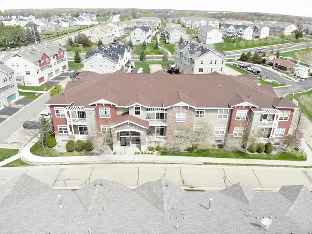 $275,000 | 9630 Independence Circle, Unit 201, Chanhassen, MN 55317