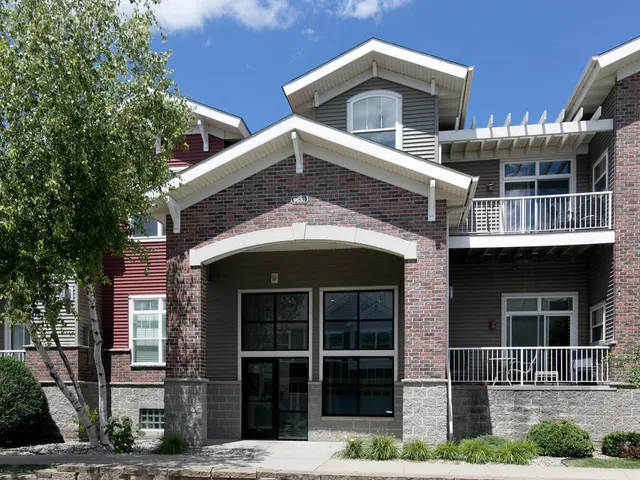 $275,000 | 9630 Independence Circle, Unit 201, Chanhassen, MN 55317