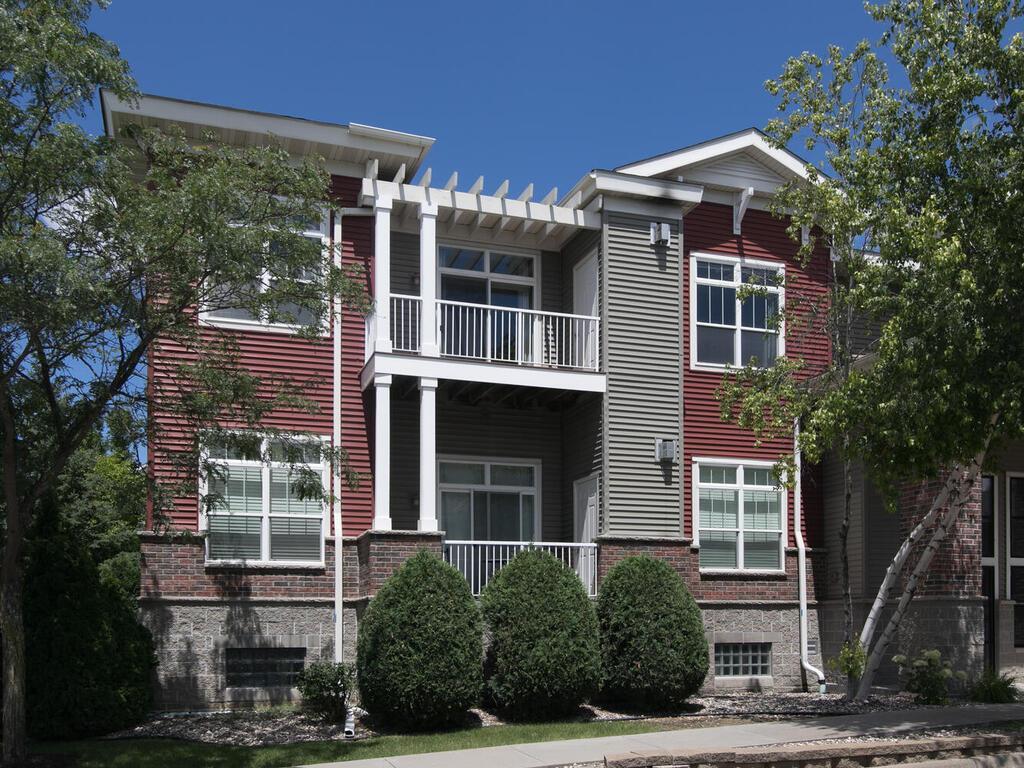 9630 Independence Circle, Unit 201 Chanhassen, MN 55317 - Photo 6 of 36