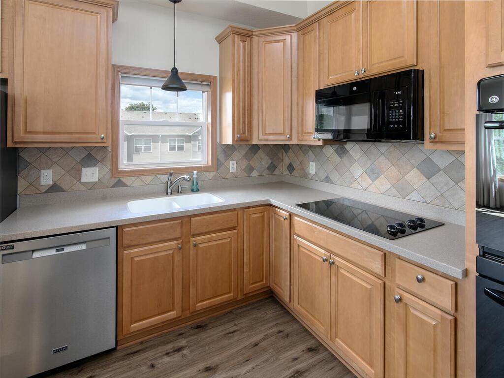 9630 Independence Circle, Unit 201 Chanhassen, MN 55317 - Photo 9 of 36