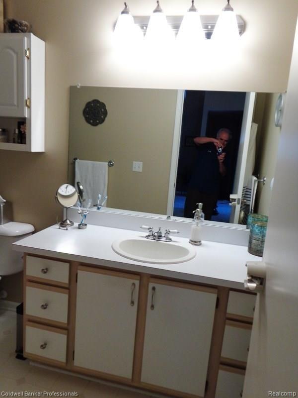 7220 Homestead Road Ypsilanti, MI 48197 - Photo 9 of 32 Bath.jpg
