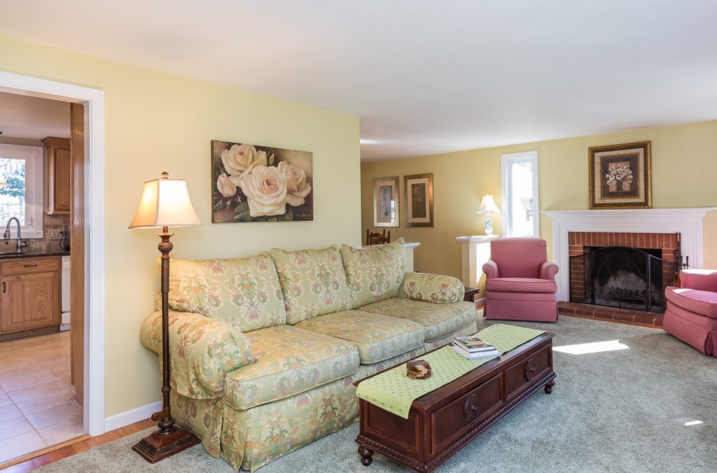 93 Barrie Road East Longmeadow, MA 01028 - Photo 2 of 24 Gallery Image 2