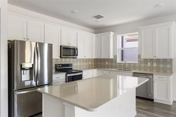 $2,250 | 36887 Highland Meadows, Zephyrhills, FL 33542