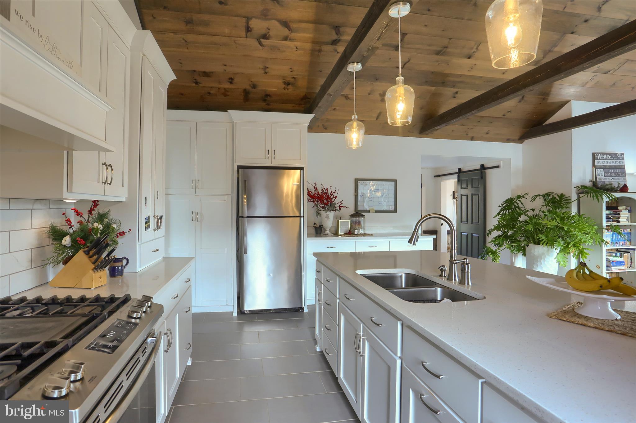 552 Mountain Road Dalmatia, PA 17017 - Photo 9 of 91 Gallery Image 9