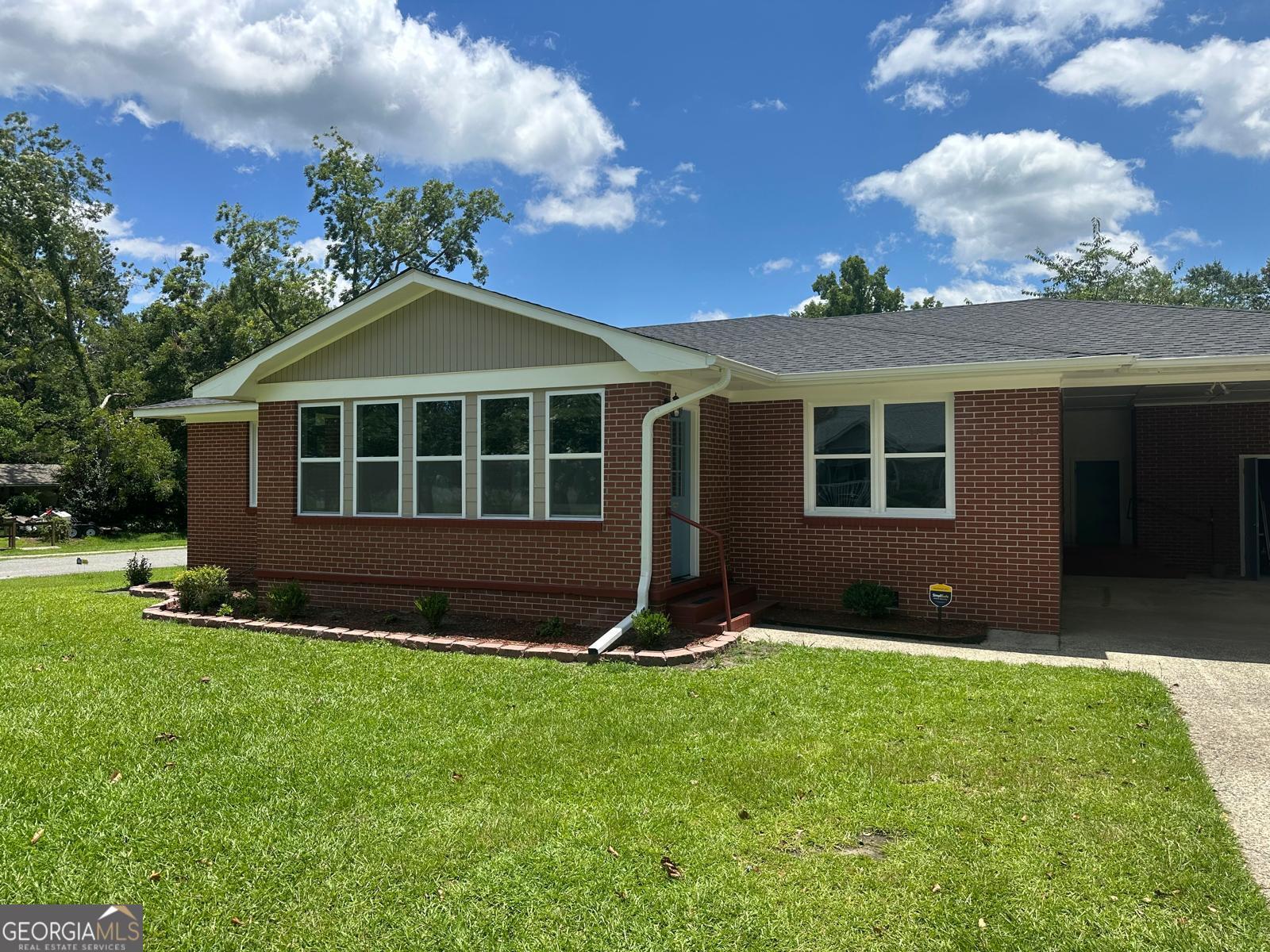 1300 Stonewall Street Dublin, GA 31021 - Photo 3 of 50