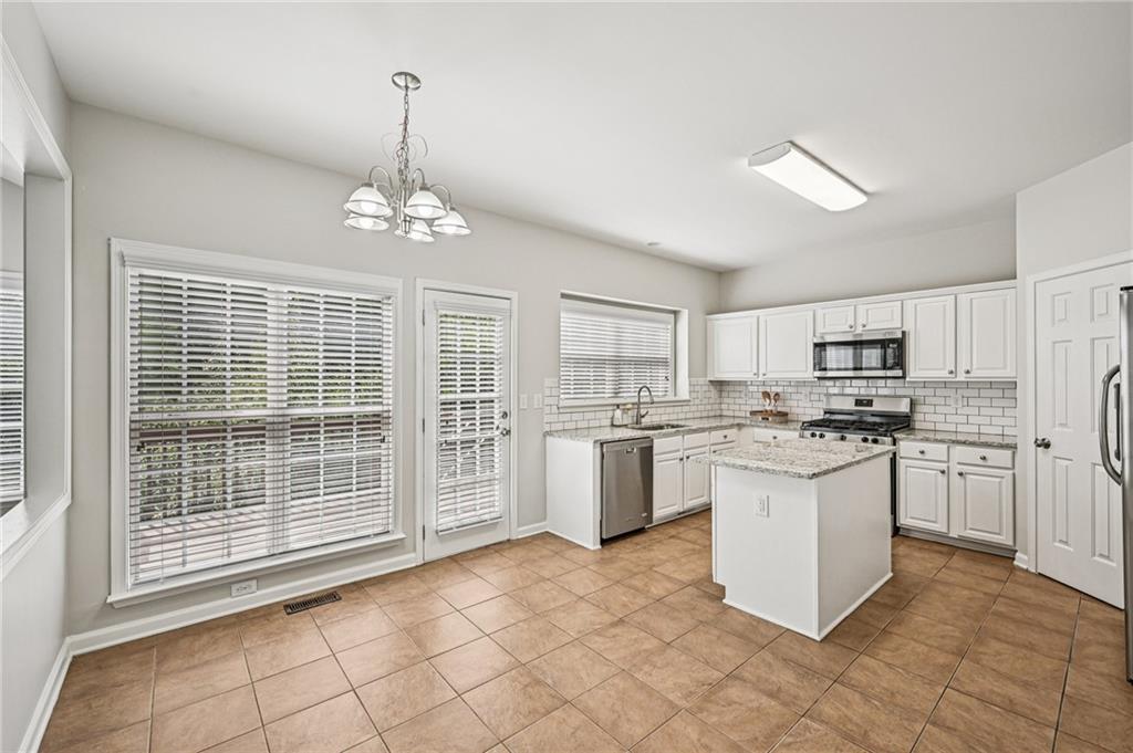 487 Skiles Court Suwanee, GA 30024 - Photo 13 of 72