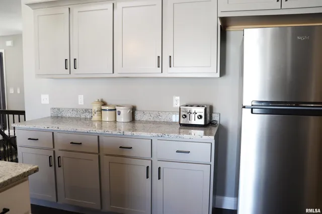 $357,500 | 1519 Calvin Drive, Washington, IL 61571